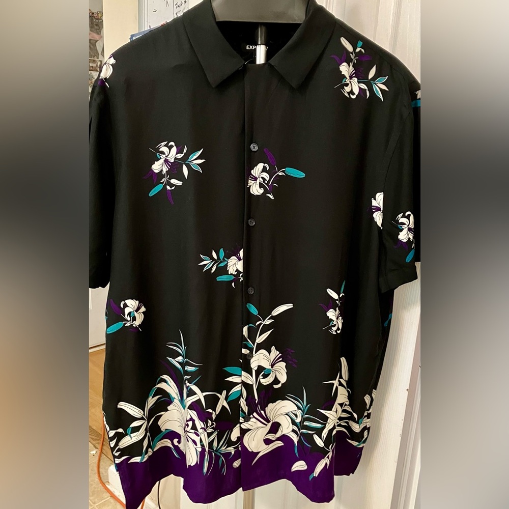 NEW EXPRESS Size XL Black Mens Print Hawaiian Button-Up Short Sleeve Shirt